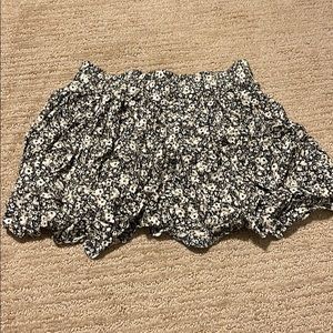 BRANDY MELVILLE FLORAL SKIRT